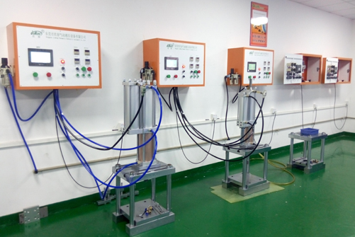 玖容增壓缸成品、氣動設(shè)備測試車間