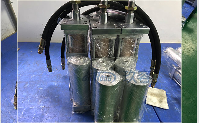 分體式氣液增壓缸產品正面圖